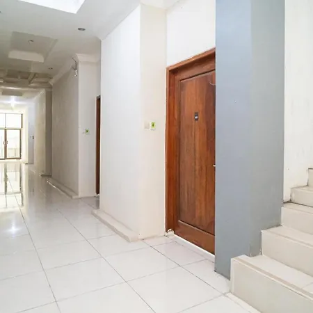 RedDoorz near Universitas Merdeka Malang 2-3